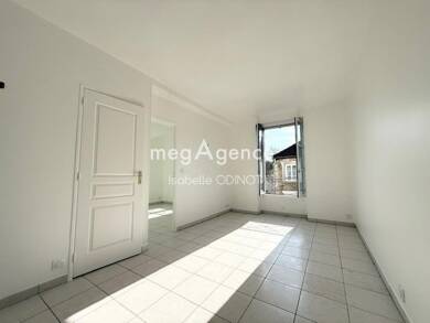 Appartement à vendre 139 900 € 2 pièces 1 chambre 34 m² Dernier étage, Étage 1/1 Mareil-sur-Mauldre 78124