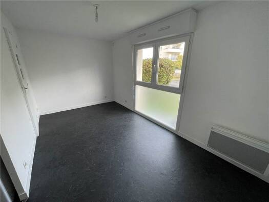 Appartement à louer - logement étudiant 360 € 1 pièce 17,4 m² RDC/2 Poitiers 86000