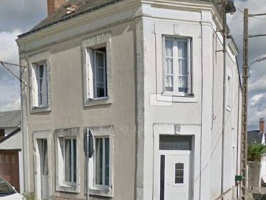 Maison de ville à vendre 85 000 € 6 pièces 4 chambres 161 m² 196 m² de terrain Nord Le Lude 72800