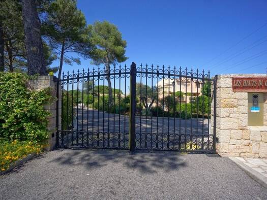 Appartement à louer 1 661 € 3 pièces 2 chambres 69 m² RDC Les Colles-Camp Lauvas-Font de l'Orme Mougins 06250