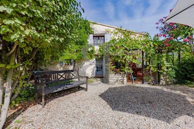 Ferme à vendre 450 500 € 5 pièces 2 chambres 104 m² 290 m² de terrain Vaison-la-Romaine 84110