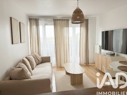 Appartement à vendre 240 000 € 3 pièces 2 chambres 53,56 m² Étage 4/4 Place Mozart Le Blanc-Mesnil 93150