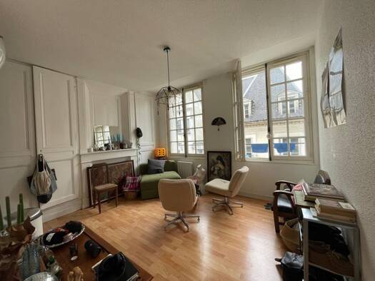 Duplex à louer 650 € 2 pièces 1 chambre 33,8 m² Étage 3/3 Tours 37000
