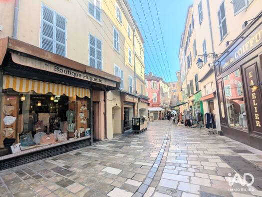 Boutique à vendre 34 000 € 1 pièce 35 m² de surface de vente Paradis Hyères 83400
