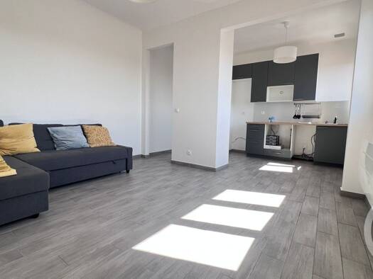 Appartement à vendre 156 000 € 2 pièces 1 chambre 42,25 m² Étage 3/3 Brou-sur-Chantereine 77177
