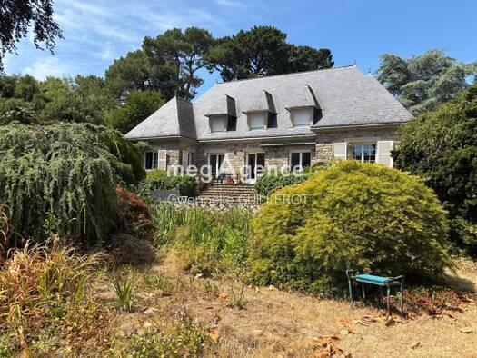Maison à vendre 1 119 000 € 10 pièces 7 chambres 260 m² 2 740 m² de terrain Kerguelen-Quehello Congard-Maison Rou Larmor-Plage 56260