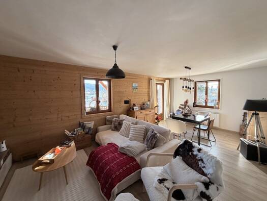 Appartement à vendre 415 000 € 4 pièces 3 chambres 105 m² RDC Saint-Point-Lac 25160