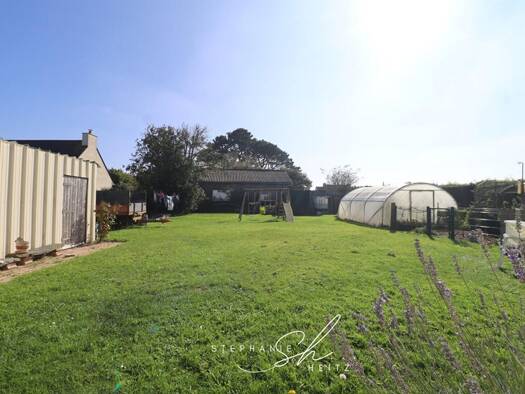 Maison à vendre 299 860 € 6 pièces 3 chambres 141 m² 1 321 m² de terrain Plougasnou 29630