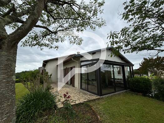 Villa en viager 169 250 € 6 pièces 5 chambres 163 m² 1 271 m² de terrain Pouillon 40350