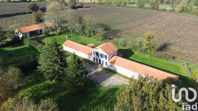 Maison à vendre 425 000 € 9 pièces 6 chambres 310 m² 9 600 m² de terrain Reffanes 79420