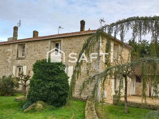 Immeuble à vendre 276 000 € 170 m² Saint-Just-Luzac 17320