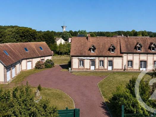 Maison à vendre 315 000 € 5 pièces 4 chambres 236,7 m² 3 000 m² de terrain Orbec 14290