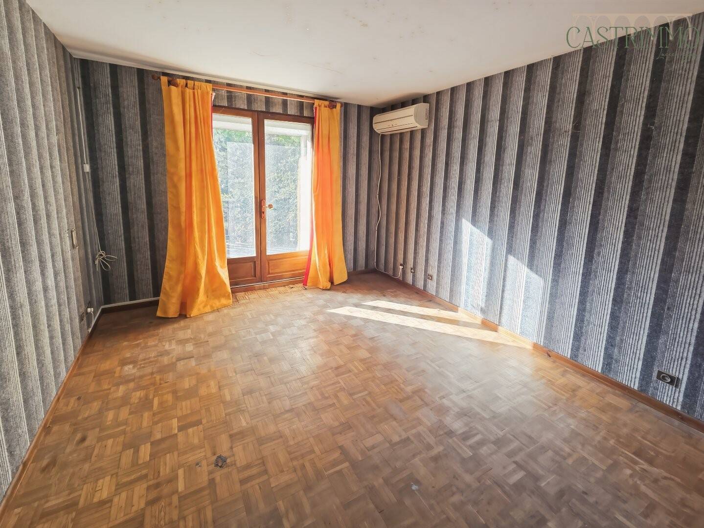 Maison à vendre, 165m², RESTINCLIERES