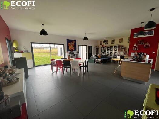 Maison de plain-pied à vendre 317 200 € 6 pièces 5 chambres 189,7 m² 750 m² de terrain Bel-Air Belle Feuille Abattoir Bressuire 79300