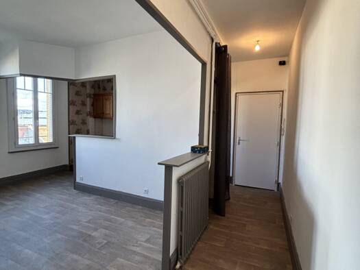 Appartement à vendre 75 600 € 2 pièces 1 chambre 43,5 m² Étage 5/5 Vichy 03200
