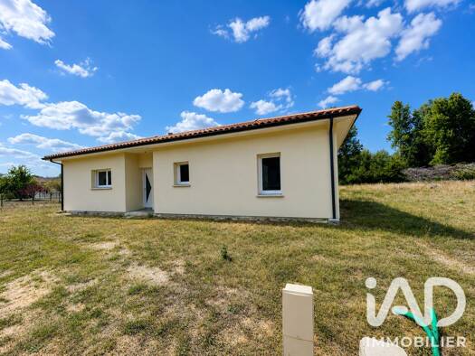 Maison à vendre 230 000 € 4 pièces 3 chambres 90 m² 967 m² de terrain Lesparre-Médoc 33340