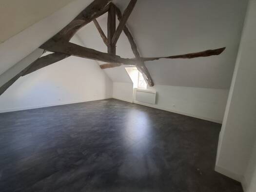 Duplex à louer 565 € 3 pièces 2 chambres 77,9 m² Étage 1/1 Ouest Clamecy 58500