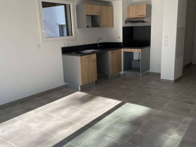 Maison à louer, 78m², MONTBERON