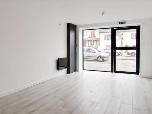 Local commercial à vendre 55 000 € 17 m² de surface de vente Centre Saint-Pierre-des-Corps 37700