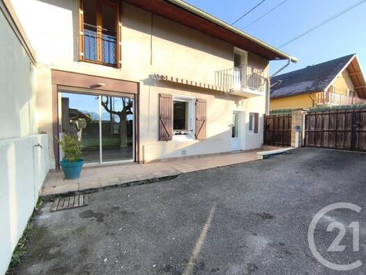 Maison à louer 1 400 € 4 pièces 3 chambres 110,4 m² 150 m² de terrain Chambéry 73000