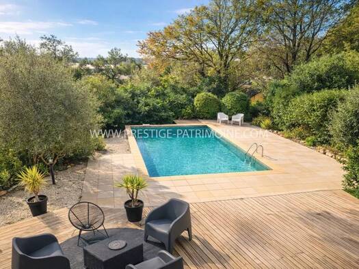 Villa à vendre 1 149 000 € 6 pièces 4 chambres 180 m² 2 300 m² de terrain Saint Jacques Sud Grasse 06130
