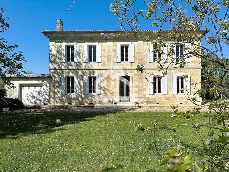Maison à vendre, 210m², SAINT MEDARD DE GUIZIERES