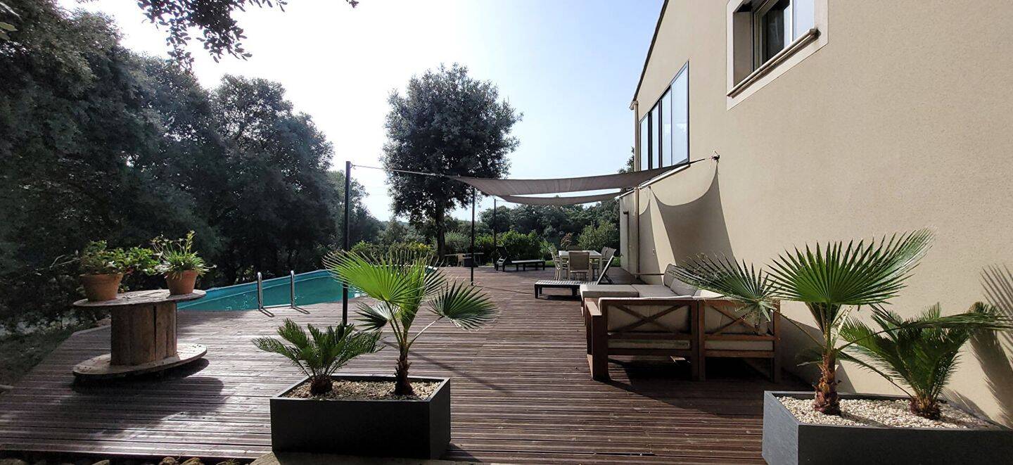 Maison à vendre, 178m², SUZE LA ROUSSE