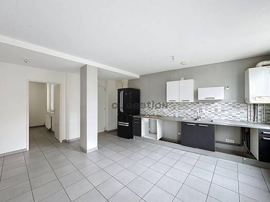 Appartement à louer 770 € 4 pièces 3 chambres 62 m² Étage 1/2 Pont d Ain 01160