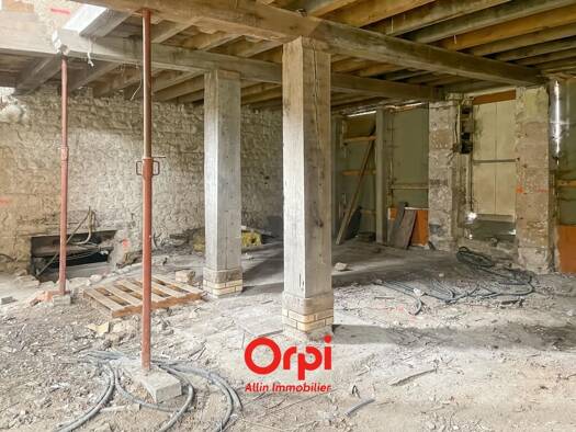 Immeuble à vendre 15 000 € Vallon-en-Sully 03190