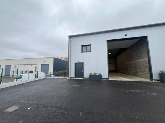 Entrepôt à louer 1 400 € 200 m² d'espace de stockage Plesnois 57140