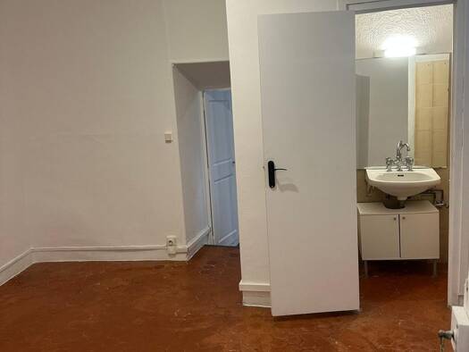 Appartement à vendre 220 000 € 2 pièces 1 chambre 35 m² 1er étage Centre Ville Aix-en-Provence 13100