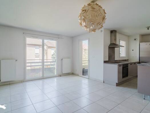 Appartement à vendre 314 160 € 3 pièces 2 chambres 66 m² Étage 2/4 Les Coteaux Chassieu 69680