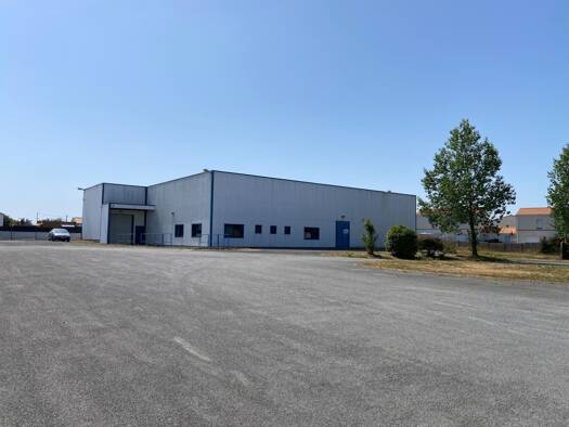 Local commercial à vendre 421 100 € 880 m² de surface de vente Beauvoir-sur-Mer 85230