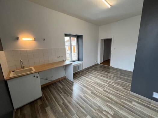 Appartement à louer 400 € 2 pièces 1 chambre 39 m² Étage 1/2 Haroue 54740