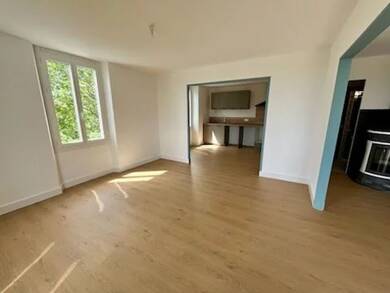Appartement à louer 850 € 3 pièces 2 chambres 68 m² 1er étage Manosque 04100