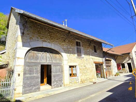 Maison à vendre 219 000 € 4 pièces 3 chambres 115 m² 250 m² de terrain Valromey-sur-Séran 01260