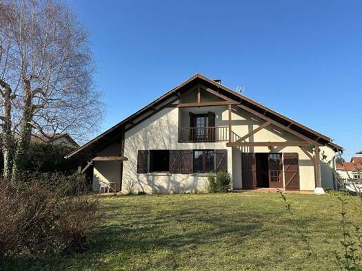 Maison à vendre 195 300 € 7 pièces 4 chambres 105 m² 730 m² de terrain Séméac 65600