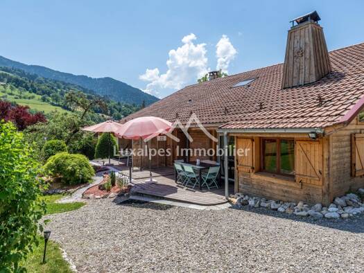Maison à vendre 1 498 000 € 11 pièces 8 chambres 213,94 m² 2 155 m² de terrain Nord Thônes 74230