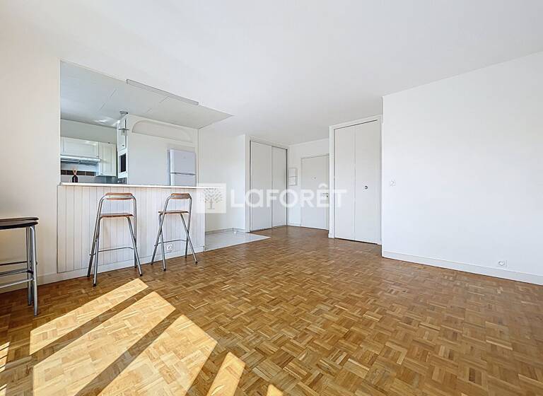 Appartement à louer 990 € 2 pièces 1<br/>chambre 51 m²<br/>superficie 5/6<br/>étage Berges Noyers Pv Sucy en Brie 94370