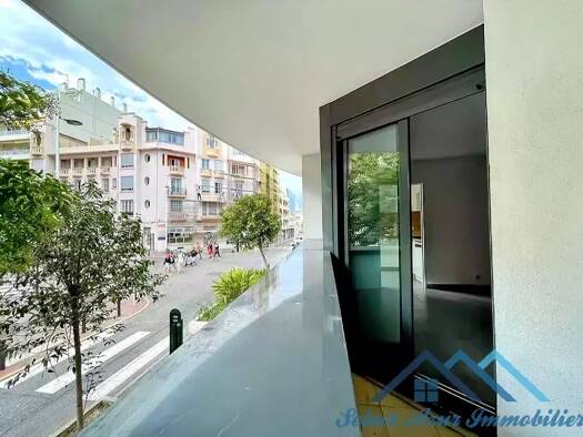 Appartement à vendre 370 000 € 3 pièces 70 m² Étage 1/5 Eucalyptus / Lauvert Nord Antibes 06600