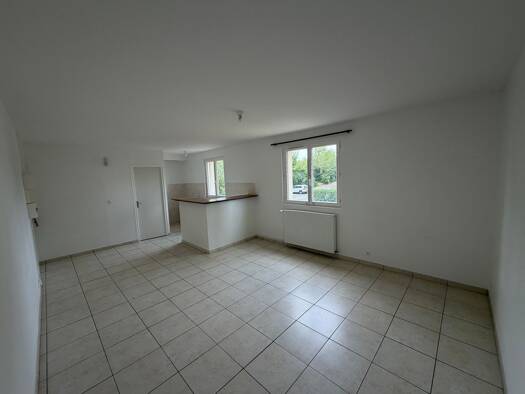 Appartement à louer 868 € 2 pièces 1 chambre 49,35 m² Étage 1/2 Nozay 91620