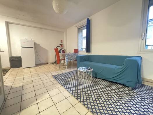 Appartement à louer 560 € 3 pièces 2 chambres 44 m² Étage 3/4 Centre Ville Pézenas 34120