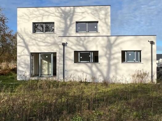 Maison à louer 1 200 € 5 pièces 3 chambres 119 m² 646 m² de terrain Lezardeau-Kerneuzec Quimperlé 29300