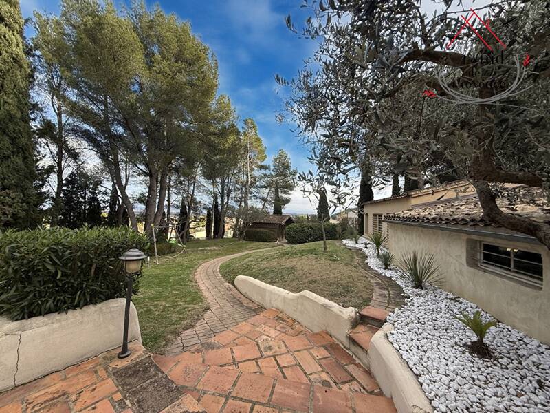 Maison à vendre, 327m², SAINT SATURNIN LES AVIGNON