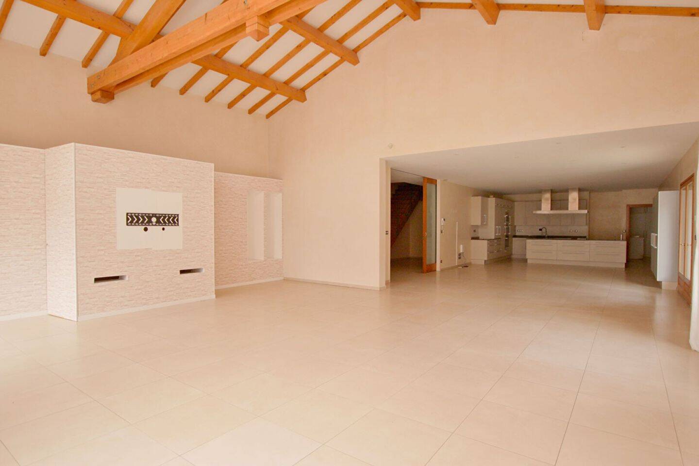 Maison à vendre, 343m², SAINT PIERRE DE CHANDIEU