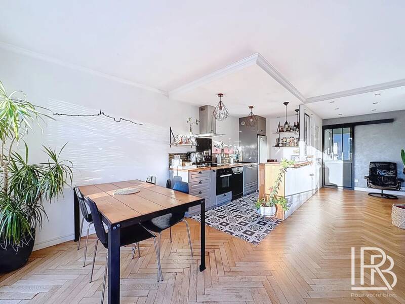 Maison à louer, 81m², MARSEILLE 8E