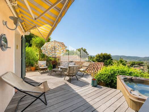 Maison à vendre 599 000 € 5 pièces 3 chambres 90 m² 996 m² de terrain Les Calanques Le Lavandou 83980