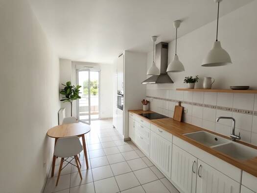 Appartement à vendre 187 000 € 3 pièces 2 chambres 64,75 m² 3ème étage Le Grand Vivier-Le Garet-Pontbichet-Troussier Villefranche-sur-Saône 69400