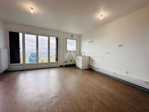 Appartement à vendre 105 000 € 1 pièce 37 m² Étage 4/4 Est Blois 41000