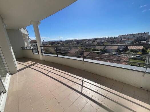 Appartement à louer 950 € 3 pièces 2 chambres 84,1 m² 3ème étage Dunant-Mialan Guilherand-Granges 07500